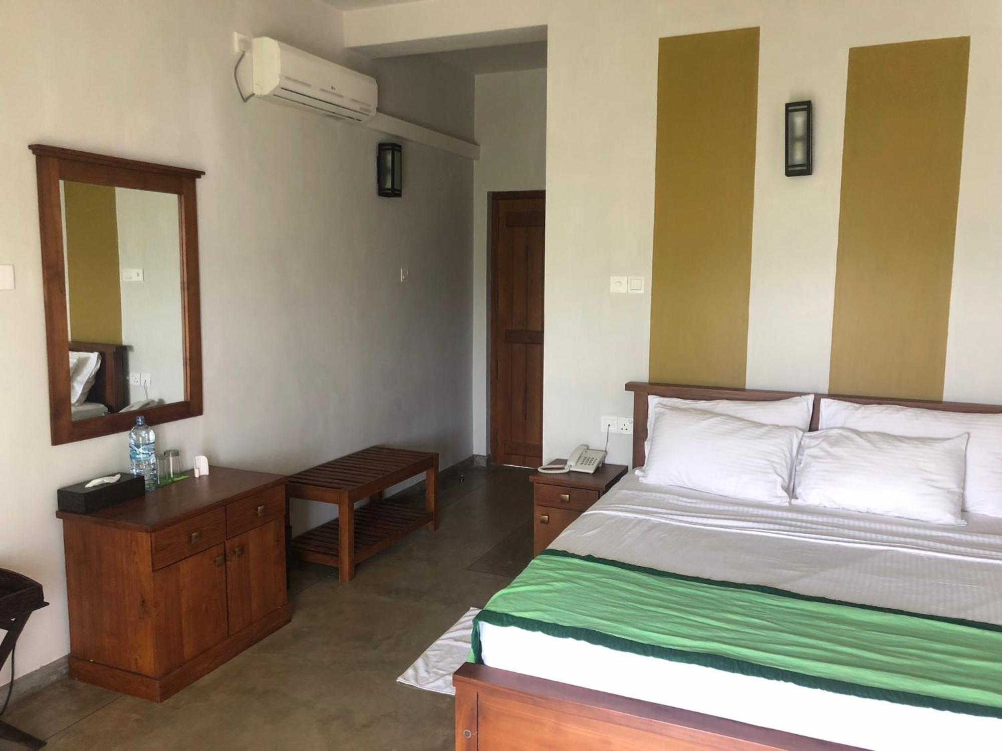 Lotus Villa Holiday Resort Matara Buitenkant foto