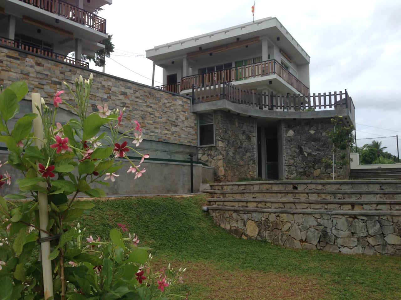 Lotus Villa Holiday Resort Matara Buitenkant foto